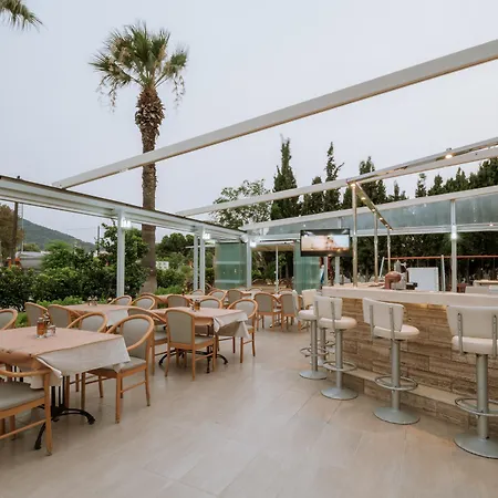 Paleos Lägenhetshotell Ialysos (Rhodes)