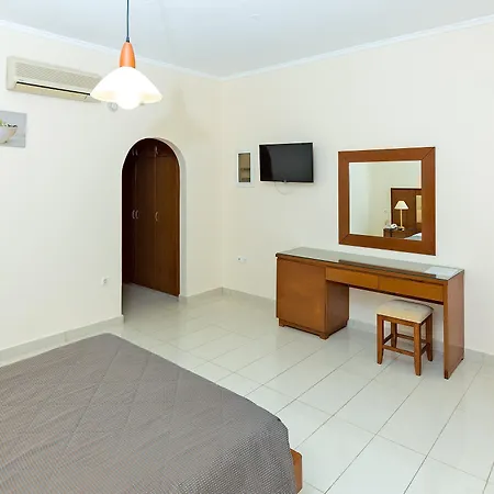 Paleos Aparthotel 3*