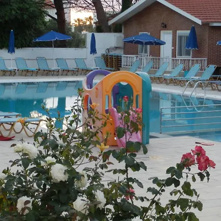 Paleos Aparthotel