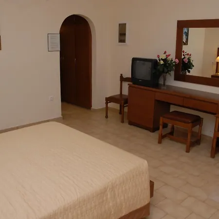 Paleos Aparthotel 3*