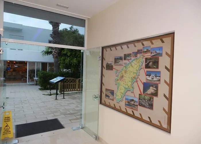 Paleos Aparthotel 3*