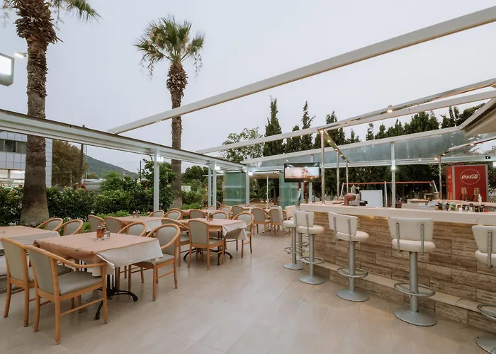 Paleos Aparthotel Ialysos (Rhodes)