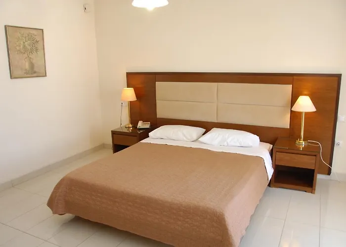 Paleos Aparthotel 3*