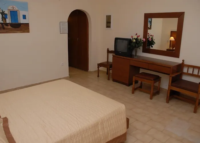 Paleos Aparthotel 3*