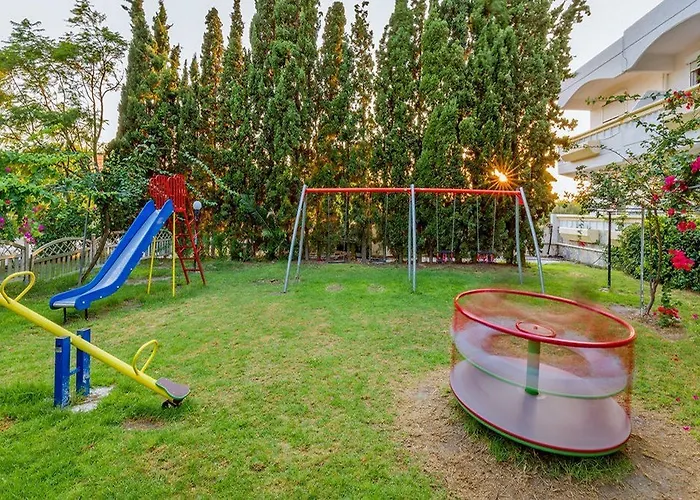 Paleos Aparthotel Ialysos (Rhodes)