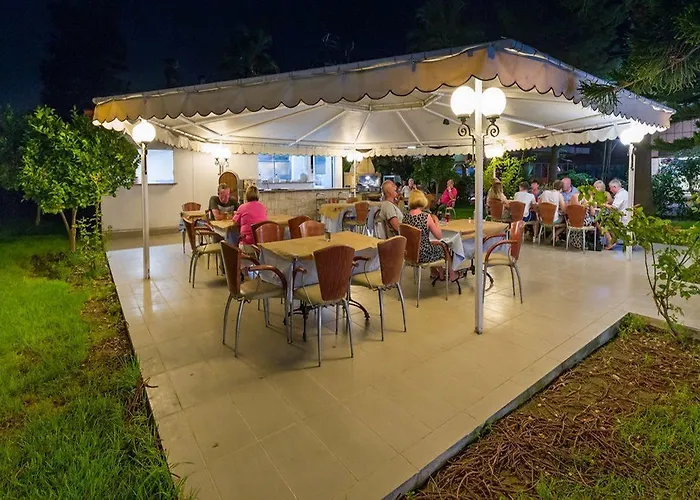 Paleos Aparthotel 3*