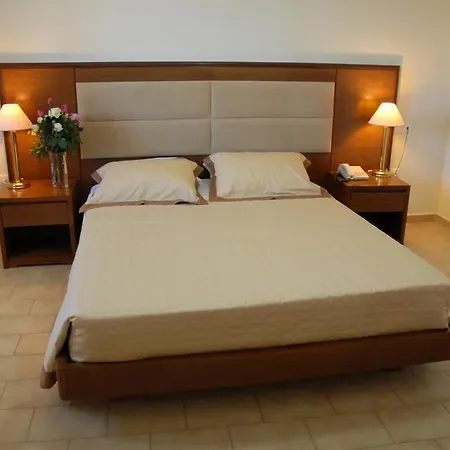 Aparthotel Paleos 3*