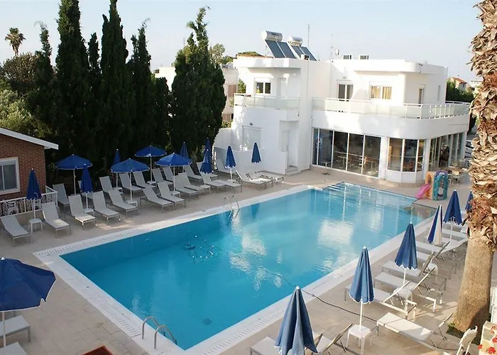 Paleos Hotel apartamentowy 3*