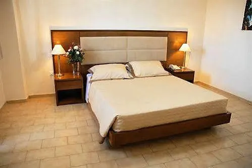 Paleos 3*
